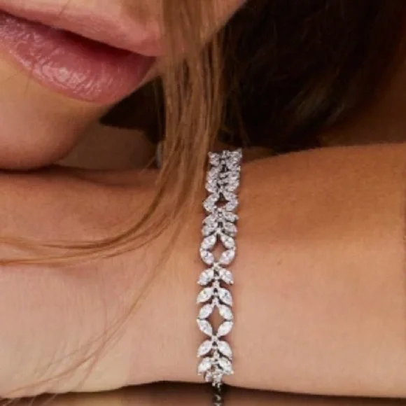 NWT Kendra Scott Rosalie Silver Tennis Bracelet in White Cubic Zirconia - Picture 2 of 8